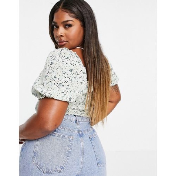 PLUS SIZE URBAN BLISS FLORAL CROP BLOUSE - Picture 2 of 7